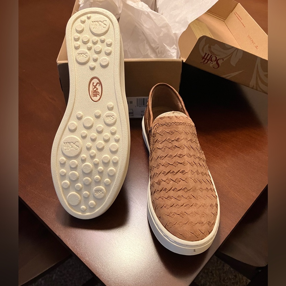 Sofft Women’s Camel Brown Leather Slip-On Shoes